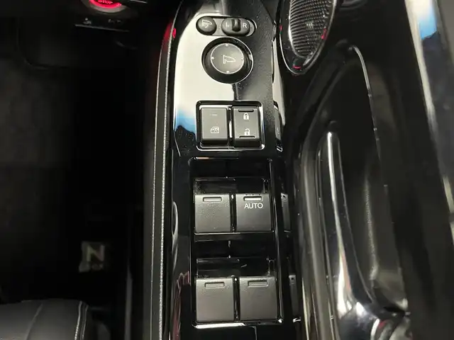 ホンダ Ｎ ＢＯＸ カスタム L ターボ 愛知県 2021(令3)年 3.4万km クリスタルブラックパール 純正８型ナビ　シートヒーター　バックカメラ　禁煙車　フルセグＴＶ　ＤＶＤ　ＥＴＣ　純正前後ドラレコ　追従クルコン　ＬＥＤライト　フォグ　ハーフレザー　パーキングセンサー　純正アルミ　車線逸脱　衝突軽減