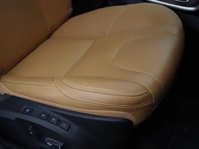 ボルボ Ｖ４０ D4 インスクリプション 埼玉県 2018(平30)年 5万km オスミウムグレーM キャメルレザーシート /アダプティブクルーズコントロール /インテリセーフ /スライディングルーフ /harman/kardon /パークセンサー /ブラインドスポットモニター /純正ナビ /バックカメラ /ETC /ドラレコ /前席シートヒーター/キャリアルーフ/運転席シートポジションメモリー機能
