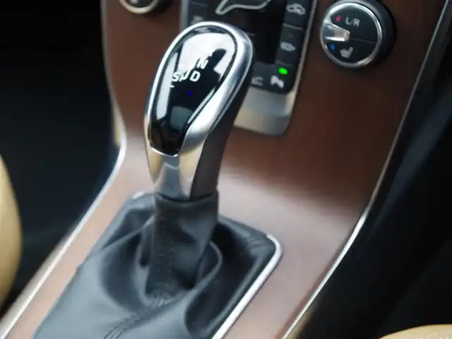 ボルボ Ｖ４０ D4 インスクリプション 埼玉県 2018(平30)年 5万km オスミウムグレーM キャメルレザーシート /アダプティブクルーズコントロール /インテリセーフ /スライディングルーフ /harman/kardon /パークセンサー /ブラインドスポットモニター /純正ナビ /バックカメラ /ETC /ドラレコ /前席シートヒーター/キャリアルーフ/運転席シートポジションメモリー機能