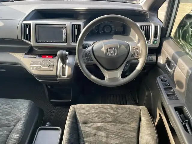 ホンダ ステップワゴン G コンフォートセレクション 兵庫県 2014(平26)年 8.5万km ホワイトオーキッドパール 純正ナビ＆ワンセグTV/（CD＆DVD＆BT＆MSV）/バックカメラ/片側パワースライドドア/クルーズコントロール/ステアリングスイッチ/オートライト/HIDライト/Aストップ/スマートキー/フロアマット/ABS/横滑り防止装置
