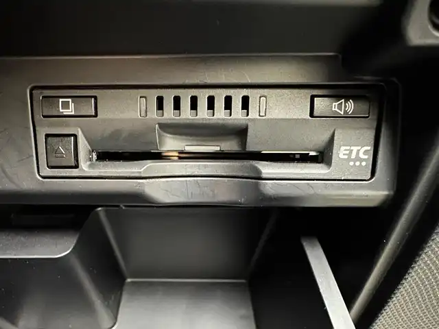 トヨタ エスティマ アエラス 兵庫県 2018(平30)年 7.3万km ブラック 純正ＳＤナビ　/ビルトインＥＴＣ　/スペアキー　/両側パワースライドドア　/オートハイビーム　/バックカメラ　/ドライブレコーダー　/オートハイビーム　/純正フロアマット　/トヨタセーフティセンス　/クルーズコントロール/プリクラッシュセーフティー/ドアバイザー
