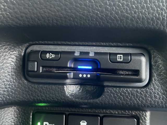ホンダ Ｎ ＢＯＸ カスタム L 福島県 2022(令4)年 2.5万km プラチナホワイトパール 4WD 純正ナビ フルセグTV Bluetooth バックカメラ ホンダセンシング 左側パワースライドドア ETC オートクルーズ シートヒーター コーナーセンサー LEDヘッドライト スマートキー