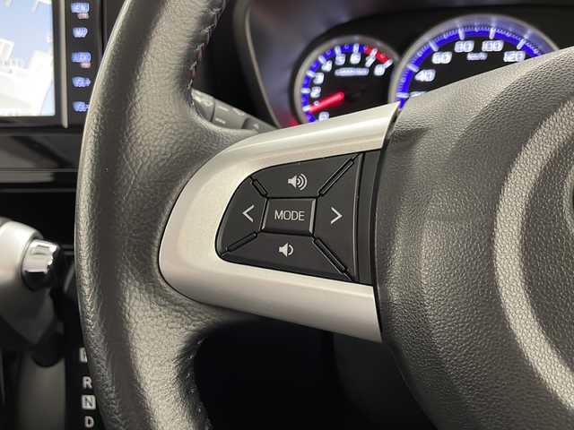 トヨタ タンク カスタムG 宮崎県 2020(令2)年 4.9万km パールホワイトⅢ 禁煙車/プリクラッシュセーフティ/純正ナビTV/（NSZT-W68T/CD/DVD/Bluetooth/フルセグTV)/純正バックカメラ/純正ビルトインETC/純正LEDオートライト/純正LEDフォグ/純正エアロ/純正ルーフエンドスポイラー/純正14インチアルミ/純正フロアマット/両側電動スライドドア/クルーズコントロール/オートマチックハイビーム/クリアランスソナー/ウインカードアミラー/オート電動格納ミラー/オートエアコン/本革巻ハンドル/スマートキー/プッシュエンジンスタート/スペアキー/新車時保証書/取扱い説明書