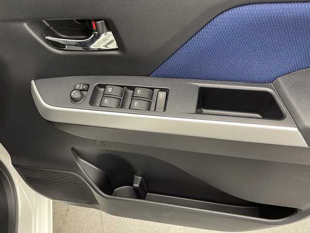 トヨタ タンク カスタムG 宮崎県 2020(令2)年 4.9万km パールホワイトⅢ 禁煙車/プリクラッシュセーフティ/純正ナビTV/（NSZT-W68T/CD/DVD/Bluetooth/フルセグTV)/純正バックカメラ/純正ビルトインETC/純正LEDオートライト/純正LEDフォグ/純正エアロ/純正ルーフエンドスポイラー/純正14インチアルミ/純正フロアマット/両側電動スライドドア/クルーズコントロール/オートマチックハイビーム/クリアランスソナー/ウインカードアミラー/オート電動格納ミラー/オートエアコン/本革巻ハンドル/スマートキー/プッシュエンジンスタート/スペアキー/新車時保証書/取扱い説明書