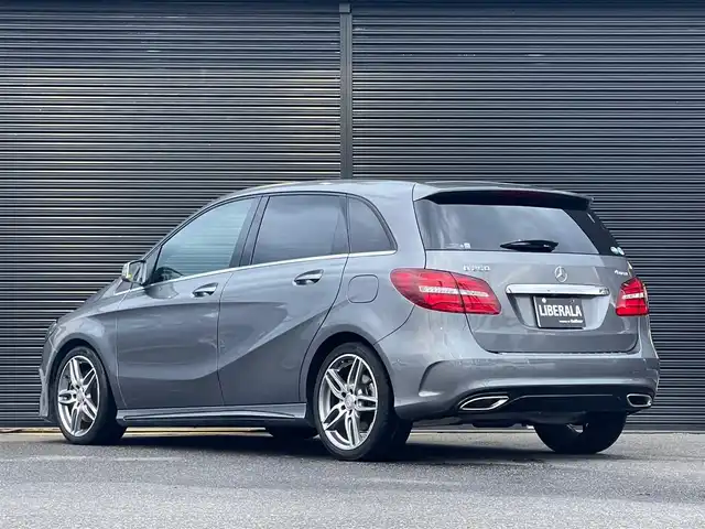 メルセデス・ベンツ Ｂ２５０ 4MATIC スポーツ 山梨県 2016(平28)年 2.6万km マウンテングレー パノラマＳＲ/レーダーセーフティＰ/純正ＨＤＤナビ/フルセグ/Ｂカメラ/前後ＰＤＣ/キーレスゴー/黒半革/前席シートＨ/シートメモリ/キーレスゴー/ＬＥＤヘッドライト/ＥＴＣ２．０/純正１８ＡＷ