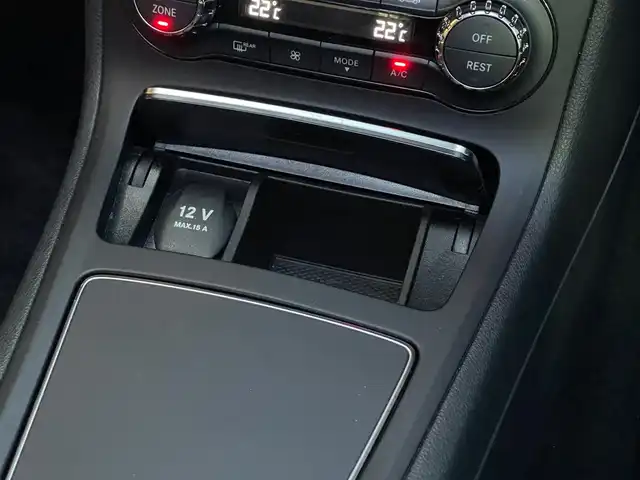 メルセデス・ベンツ Ｂ２５０ 4MATIC スポーツ 山梨県 2016(平28)年 2.6万km マウンテングレー パノラマＳＲ/レーダーセーフティＰ/純正ＨＤＤナビ/フルセグ/Ｂカメラ/前後ＰＤＣ/キーレスゴー/黒半革/前席シートＨ/シートメモリ/キーレスゴー/ＬＥＤヘッドライト/ＥＴＣ２．０/純正１８ＡＷ
