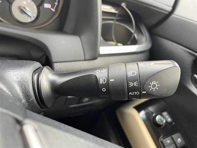 トヨタ アルファード G 岩手県 2015(平27)年 5.4万km ホワイトパールクリスタルシャイン 4WD/プリクラッシュセーフティ/フリップダウンモニター/純正メモリナビ/　　CD/DVD/Bt/フルセグTV/バックカメラ/両側パワースライドドア/パワーバックドア/レーダークルーズコントロール/オートマチックハイビーム/LEDオートライト/フォグランプ/合皮ハーフレザーシート/パワーシート/オットマン/純正17インチアルミホイール/クリアランスソナー/アイドリングストップ/スマートキー/ビルトインETC