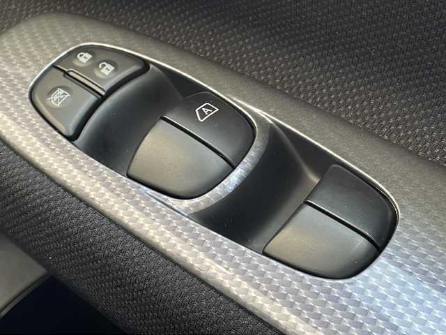 日産 セレナ ライダー パフォ Bライン S HV 沖縄県 2014(平26)年 8.2万km ブリリアントホワイトパール 純正ナビ・Bluetooth・CD・DVD・TV/バックカメラ/ドライブレコーダー/両側パワースライドドア/オートライト/LEDヘッドライト/純正アルミ/クルーズコントロール/スマートキー/ダブルエアコン/ウィンカードアミラー