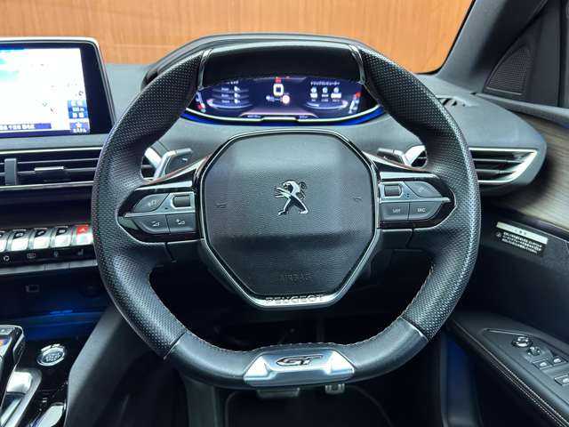 プジョー ５００８ GT ブルーHDi 千葉県 2021(令3)年 4.7万km プラチナグレー レザーパッケージ　/パノラマSR　/ACC　/ナビ　/Bカメラ　/Bluetooth接続　/電動シート　/シートH　/電動リアゲート　/LEDヘッドライト　/アドバンスドグリップコントロール　/衝突軽減B　/BSM　/LKA/ドラレコ　/ETC