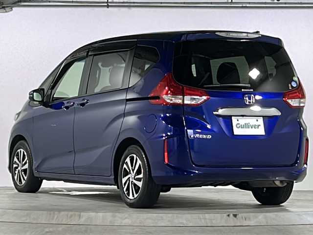 ホンダ フリード G ホンダセンシング 広島県 2017(平29)年 3.4万km コバルトブルーパール 禁煙車/ホンダセンシング/・衝突軽減ブレーキ〈CMBS〉/・誤発進抑制機能/・ACC〈アダプティブ・クルーズ・コントロール〉/・LKAS〈車線維持支援システム〉/・歩行者事故低減ステアリング/・路外逸脱抑制機能/・先行車発進お知らせ機能/・標識認識機能/Sパッケージ/・本革巻ステアリングホイール/・コンビシート&専用インテリア/・15インチアルミホイール/・シートバックアッパーポケット/・LEDヘッドライト＋LEDアクティブコーナリングライト/Cパッケージ/・プラズマクラスター技術搭載エアコン/・ロールサンシェイド/・IRカット〈遮熱〉/UVカット機能付フロントウインドウガラス+IRカット〈遮熱〉/スーパーUVカットフロントドアガラス/・コンフォートビューパッケージ（親水/ヒーテッドドアミラー＋熱線入りフロントウインドウ＋フロントドア撥水ガラス）/純正ナビ（VXM-174VFi）/・フルセグ/CD/DVD/Bluetooth/SD/バックカメラ/純正ドライブレコーダー（前）/ドアバイザー/ETC/スマートキー/プッシュスタート/スペアキー