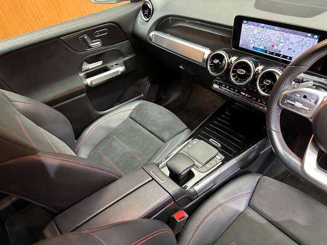 メルセデス・ベンツ ＧＬＢ２００ｄ AMGライン 千葉県 2020(令2)年 5.5万km デジタルホワイト ACC　/半革シート　/ナビ　/TV　/360°/Bluetooth接続　/電動シート　/シートヒーター　/電動リアゲート　/マルチビームLEDヘッドライト　/オートハイビーム　/アンビエントライト　/衝突軽減B　/BSM　/LKA　/ドラレコ　/ETC