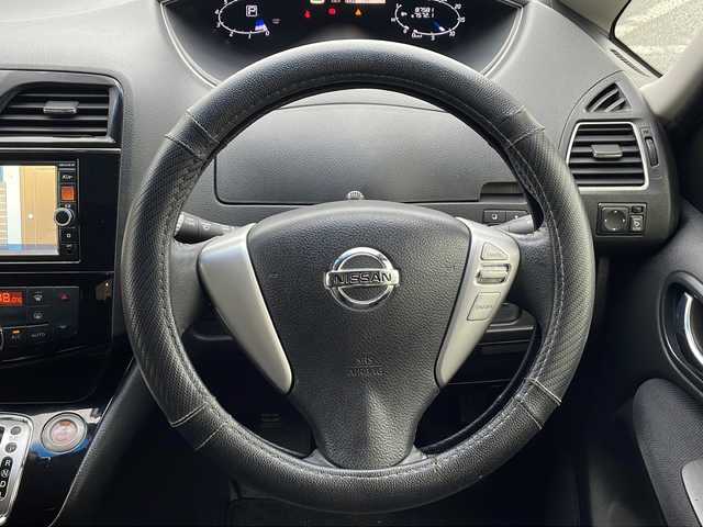 日産 セレナ ハイウェイスター Sハイブリッド 沖縄県 2014(平26)年 8.8万km ダイヤモンドブラック 県外仕入/禁煙車/純正ナビ フルセグＴＶ DVD再生可 Bluetooth/バックカメラ　　/両側パワースライドドア　　/純正フリップダウンモニター/前方ドライブレコーダー　/ＥＴＣ　/ＬＥＤヘッドライト　/オートライト　/リアロールサンシェード　/ウインカードアミラー/革巻きステアリング　/スマートキー