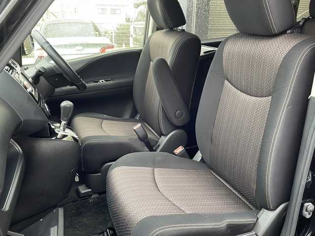 日産 セレナ ハイウェイスター Sハイブリッド 沖縄県 2014(平26)年 8.8万km ダイヤモンドブラック 県外仕入/禁煙車/純正ナビ フルセグＴＶ DVD再生可 Bluetooth/バックカメラ　　/両側パワースライドドア　　/純正フリップダウンモニター/前方ドライブレコーダー　/ＥＴＣ　/ＬＥＤヘッドライト　/オートライト　/リアロールサンシェード　/ウインカードアミラー/革巻きステアリング　/スマートキー
