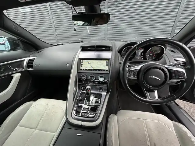 ジャガー Ｆ-ＴＹＰＥ クーペ 茨城県 2018(平30)年 5.8万km 黒 中期型 /インテリアブラックパック /TouchProナビ /BT/USB/Bカメラ /MERIDIAN /白半革 /メモリー付パワーシート /キセノン /クルコン /リアスポイラー /ETC2.0 /パドルシフト /純正18インチAW /禁煙車