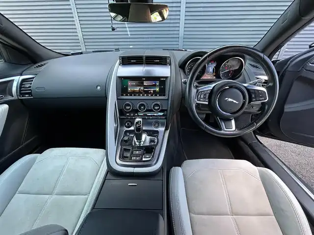 ジャガー Ｆ-ＴＹＰＥ クーペ 茨城県 2018(平30)年 5.8万km 黒 中期型 /インテリアブラックパック /TouchProナビ /BT/USB/Bカメラ /MERIDIAN /白半革 /メモリー付パワーシート /キセノン /クルコン /リアスポイラー /ETC2.0 /パドルシフト /純正18インチAW /禁煙車