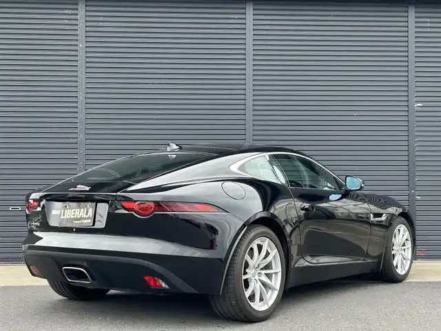 ジャガー Ｆ-ＴＹＰＥ クーペ 茨城県 2018(平30)年 5.8万km 黒 中期型 /インテリアブラックパック /TouchProナビ /BT/USB/Bカメラ /MERIDIAN /白半革 /メモリー付パワーシート /キセノン /クルコン /リアスポイラー /ETC2.0 /パドルシフト /純正18インチAW /禁煙車