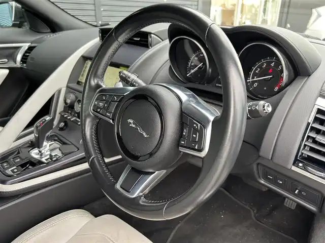 ジャガー Ｆ-ＴＹＰＥ クーペ 茨城県 2018(平30)年 5.8万km 黒 中期型 /インテリアブラックパック /TouchProナビ /BT/USB/Bカメラ /MERIDIAN /白半革 /メモリー付パワーシート /キセノン /クルコン /リアスポイラー /ETC2.0 /パドルシフト /純正18インチAW /禁煙車
