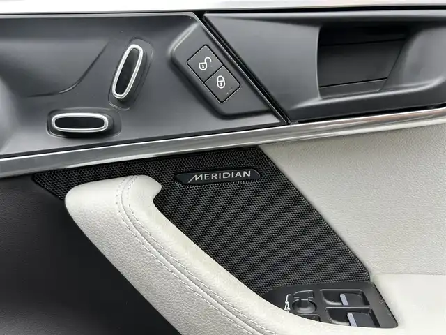 ジャガー Ｆ-ＴＹＰＥ クーペ 茨城県 2018(平30)年 5.8万km 黒 中期型 /インテリアブラックパック /TouchProナビ /BT/USB/Bカメラ /MERIDIAN /白半革 /メモリー付パワーシート /キセノン /クルコン /リアスポイラー /ETC2.0 /パドルシフト /純正18インチAW /禁煙車