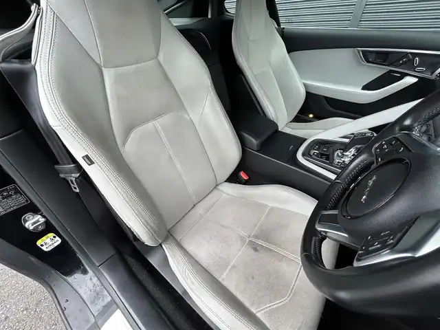ジャガー Ｆ-ＴＹＰＥ クーペ 茨城県 2018(平30)年 5.8万km 黒 中期型 /インテリアブラックパック /TouchProナビ /BT/USB/Bカメラ /MERIDIAN /白半革 /メモリー付パワーシート /キセノン /クルコン /リアスポイラー /ETC2.0 /パドルシフト /純正18インチAW /禁煙車
