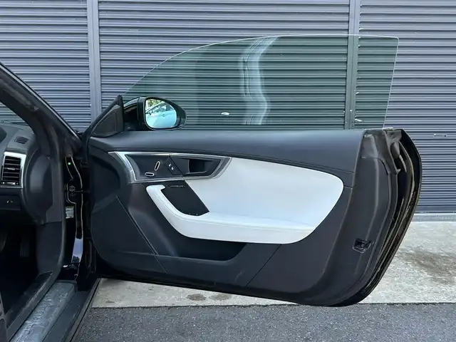 ジャガー Ｆ-ＴＹＰＥ クーペ 茨城県 2018(平30)年 5.8万km 黒 中期型 /インテリアブラックパック /TouchProナビ /BT/USB/Bカメラ /MERIDIAN /白半革 /メモリー付パワーシート /キセノン /クルコン /リアスポイラー /ETC2.0 /パドルシフト /純正18インチAW /禁煙車