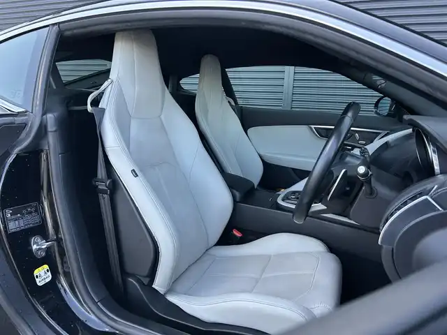 ジャガー Ｆ-ＴＹＰＥ クーペ 茨城県 2018(平30)年 5.8万km 黒 中期型 /インテリアブラックパック /TouchProナビ /BT/USB/Bカメラ /MERIDIAN /白半革 /メモリー付パワーシート /キセノン /クルコン /リアスポイラー /ETC2.0 /パドルシフト /純正18インチAW /禁煙車