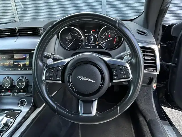 ジャガー Ｆ-ＴＹＰＥ クーペ 茨城県 2018(平30)年 5.8万km 黒 中期型 /インテリアブラックパック /TouchProナビ /BT/USB/Bカメラ /MERIDIAN /白半革 /メモリー付パワーシート /キセノン /クルコン /リアスポイラー /ETC2.0 /パドルシフト /純正18インチAW /禁煙車