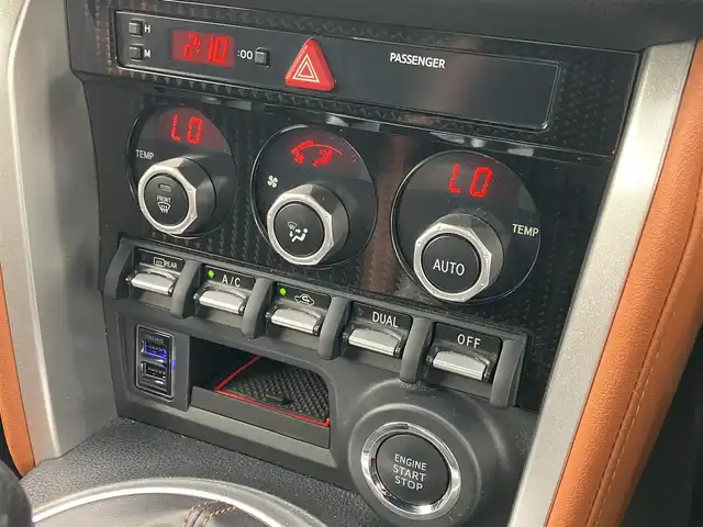 トヨタ ８６ GT リミテッド 道南・函館 2019(平31)年 4.6万km クリスタルホワイトパール ワンオーナー/6MT/モデリスタエアロ/HKSマフラー/BLITZ車高調/WORK18インチアルミホイール/純正SDナビ【NSZT-W68T】/・CD/DVD/MSV/Bluetooth/フルセグ/バックカメラ/ハーフレザーシート/シートヒーター/クルーズコントロール/スマートキー/純正ドライブレコーダー【DRT-C68A】/ETC2.0/純正LEDヘッドライト/ドアバイザー/サイド＆カーテンエアバッグ/新車保証書＆取扱説明書