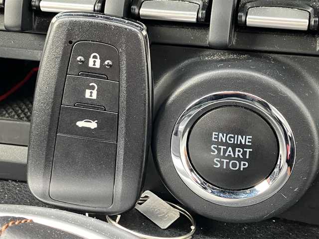 トヨタ ８６ GT リミテッド 道南・函館 2019(平31)年 4.6万km クリスタルホワイトパール ワンオーナー/6MT/モデリスタエアロ/HKSマフラー/BLITZ車高調/WORK18インチアルミホイール/純正SDナビ【NSZT-W68T】/・CD/DVD/MSV/Bluetooth/フルセグ/バックカメラ/ハーフレザーシート/シートヒーター/クルーズコントロール/スマートキー/純正ドライブレコーダー【DRT-C68A】/ETC2.0/純正LEDヘッドライト/ドアバイザー/サイド＆カーテンエアバッグ/新車保証書＆取扱説明書