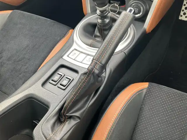 トヨタ ８６ GT リミテッド 道南・函館 2019(平31)年 4.6万km クリスタルホワイトパール ワンオーナー/6MT/モデリスタエアロ/HKSマフラー/BLITZ車高調/WORK18インチアルミホイール/純正SDナビ【NSZT-W68T】/・CD/DVD/MSV/Bluetooth/フルセグ/バックカメラ/ハーフレザーシート/シートヒーター/クルーズコントロール/スマートキー/純正ドライブレコーダー【DRT-C68A】/ETC2.0/純正LEDヘッドライト/ドアバイザー/サイド＆カーテンエアバッグ/新車保証書＆取扱説明書
