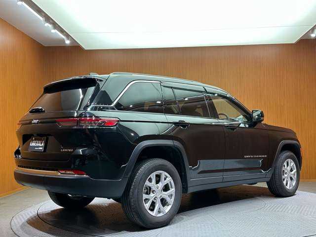 クライスラー・ジープ ジープ グランドチェロキー LTD 千葉県 2023(令5)年 2万km 黒 純正ナビ　/フルセグTV　/Bluetooth　/AppleCarPlay　/全方位カメラ　/ETC　/黒革シート　/シートヒーター　　/アダプティブクルーズコントロール　/BSM　/HUD　/LKA　/ALPINE製スピーカー　/ドライブレコーダー　/純正AW
