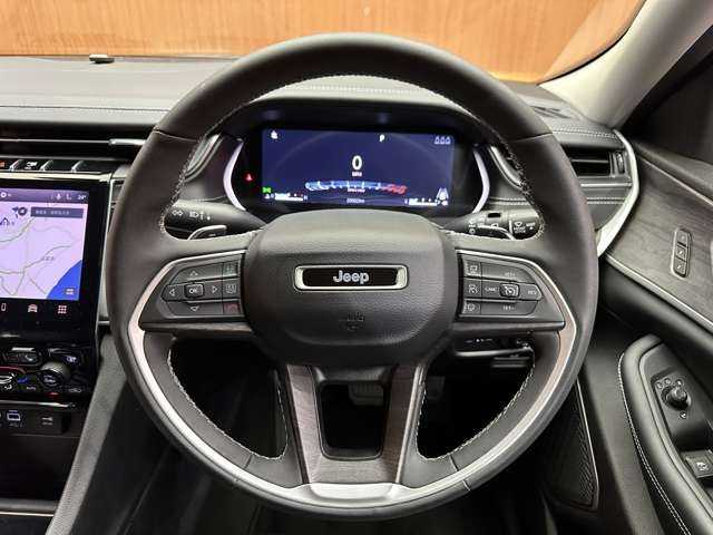クライスラー・ジープ ジープ グランドチェロキー LTD 千葉県 2023(令5)年 2万km 黒 純正ナビ　/フルセグTV　/Bluetooth　/AppleCarPlay　/全方位カメラ　/ETC　/黒革シート　/シートヒーター　　/アダプティブクルーズコントロール　/BSM　/HUD　/LKA　/ALPINE製スピーカー　/ドライブレコーダー　/純正AW