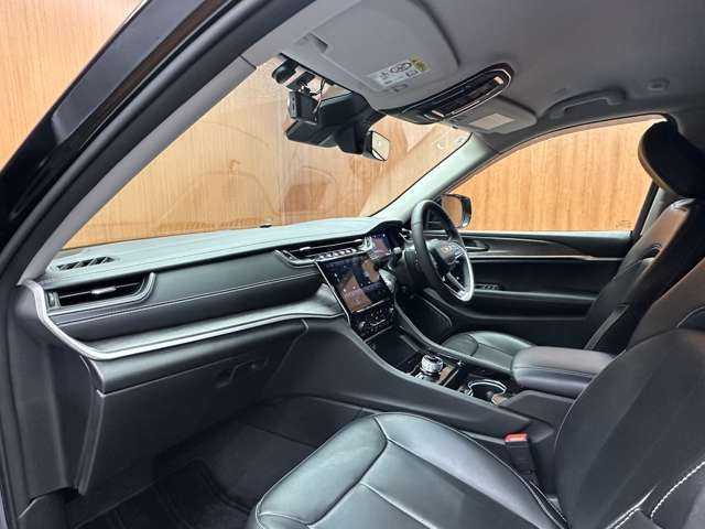 クライスラー・ジープ ジープ グランドチェロキー LTD 千葉県 2023(令5)年 2万km 黒 純正ナビ　/フルセグTV　/Bluetooth　/AppleCarPlay　/全方位カメラ　/ETC　/黒革シート　/シートヒーター　　/アダプティブクルーズコントロール　/BSM　/HUD　/LKA　/ALPINE製スピーカー　/ドライブレコーダー　/純正AW
