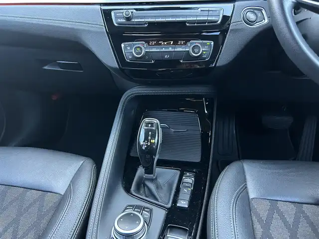 ＢＭＷ Ｘ１ xDrive 18d xライン 茨城県 2020(令2)年 2.4万km アルピンホワイトⅢ 後期型 /ワンオ- ナ-/コンフォ-トパッケージ /インテリジェントSFT /LDW /純正ナビ /12セグ /BT/USB /Bカメラ /PDC /半革 /M付パワーシート /パワーテールゲート /LEDヘッドライト /前後ドラレコ /純正18インチAW /ルーフレール /ETC2.0 /禁煙車