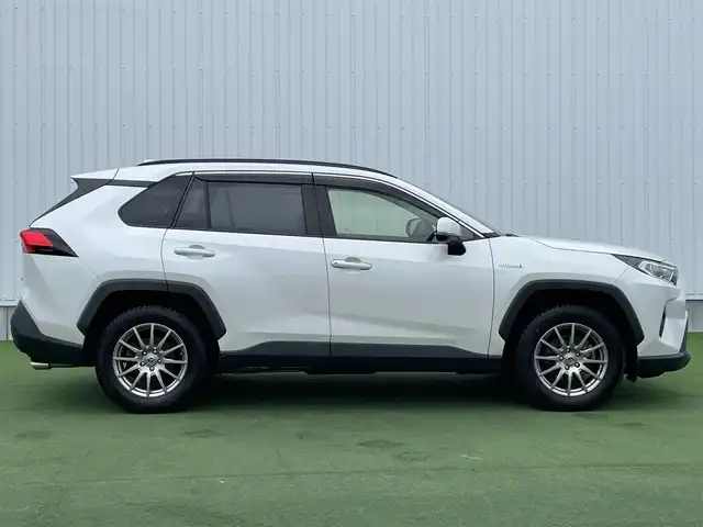 トヨタ ＲＡＶ４ ハイブリッドX 香川県 2020(令2)年 6.8万km ホワイトパールクリスタルシャイン 社外SDナビ/フルセグTV/バックカメラ/ETC/ドラレコ/追従クルコン/レーンキープ/LEDヘッドライト/オートハイビーム/フォグランプ/ATRRAアルミホイール/衝突軽減/カーテンエアバッグ/USBポート