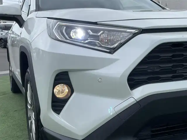 トヨタ ＲＡＶ４ ハイブリッドX 香川県 2020(令2)年 6.8万km ホワイトパールクリスタルシャイン 社外SDナビ/フルセグTV/バックカメラ/ETC/ドラレコ/追従クルコン/レーンキープ/LEDヘッドライト/オートハイビーム/フォグランプ/ATRRAアルミホイール/衝突軽減/カーテンエアバッグ/USBポート
