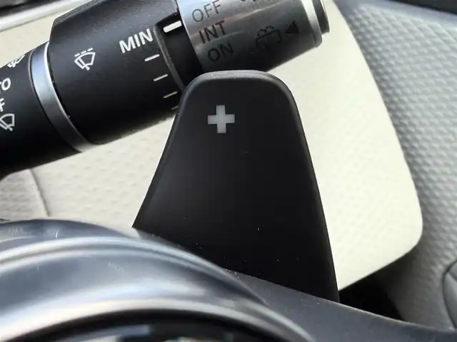 ランドローバー レンジローバーイヴォーク S 静岡県 2020(令2)年 4.7万km シルバー レザーシート/電動リアゲート/BSM/純正ナビ/(BT/CarPlay/USB)/360°カメラ/ACC/LKA/パーキングアシスト/パワーシート/シートヒーター/スマートキー/ETC2.0/ドライブレコーダー/純正フロアマット/純正18インチアルミホイール/スペアキー