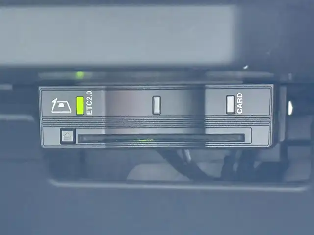 ランドローバー レンジローバーイヴォーク S 静岡県 2020(令2)年 4.7万km シルバー レザーシート/電動リアゲート/BSM/純正ナビ/(BT/CarPlay/USB)/360°カメラ/ACC/LKA/パーキングアシスト/パワーシート/シートヒーター/スマートキー/ETC2.0/ドライブレコーダー/純正フロアマット/純正18インチアルミホイール/スペアキー