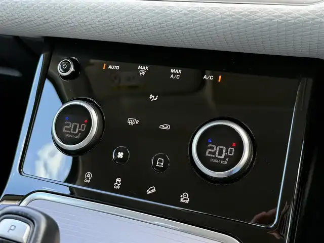 ランドローバー レンジローバーイヴォーク S 静岡県 2020(令2)年 4.7万km シルバー レザーシート/電動リアゲート/BSM/純正ナビ/(BT/CarPlay/USB)/360°カメラ/ACC/LKA/パーキングアシスト/パワーシート/シートヒーター/スマートキー/ETC2.0/ドライブレコーダー/純正フロアマット/純正18インチアルミホイール/スペアキー