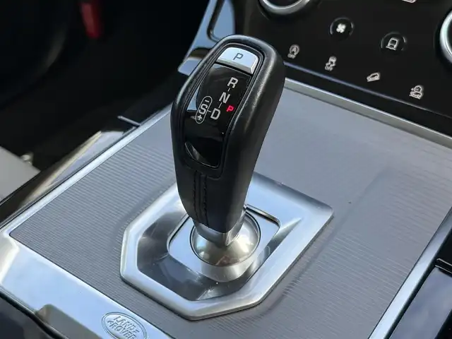 ランドローバー レンジローバーイヴォーク S 静岡県 2020(令2)年 4.7万km シルバー レザーシート/電動リアゲート/BSM/純正ナビ/(BT/CarPlay/USB)/360°カメラ/ACC/LKA/パーキングアシスト/パワーシート/シートヒーター/スマートキー/ETC2.0/ドライブレコーダー/純正フロアマット/純正18インチアルミホイール/スペアキー