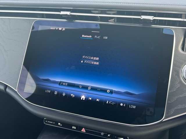 メルセデス・ベンツ Ｍ・ベンツ Ｅ２００ アバンギャルド 千葉県 2024(令6)年 1.2万km オブシディアンブラック 純正ナビ/Bluetooth/フルセグTV/前後コーナーセンサー/３６０°カメラシステム/パワーバックドア/レーダークルーズコントロール/1列目シートヒーター/スライディングサンルーフ/置くだけ充電/電動パーキングブレーキ/ヘッドアップディスプレイ/Burmesterスピーカー/アドバンスドパッケージ/レーダーセーフティパッケージ/アダクティブディスタンスアシスト/ステアリングアシスト/レーンチェンジアシスト/横滑り防止装置/レーンアシスト/アクティブレーンアシスト/ブラインドスポットアシスト/トラフィックサインアシスト/アテンションアシスト/パーキングアシスト/DYNAMICSELECT/ALLオートウィンドウ/オートハイビーム/アンビエントライト/ウィンカーミラー/プッシュスタート/スマートキー/ステアリングスイッチ/LEDヘッドライト/純正アルミホイール/純正フロアマット