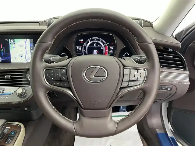 レクサス ＬＳ 500 Iパッケージ 宮城県 2020(令2)年 5.4万km ソニッククォーツ ワンオーナー/純正ナビ/(AM/FM/CD/DVD/SD/USB/BT/TV/AUX/Miracast)/全方位カメラ/前方ドライブレコーダー/ビルトインETC2.0/レーダークルーズコントロール/BSM/HUD/パワートランク/パドルシフト/レザーシート/パワーシート/シートメモリー/シートヒーター/エアシート/ステアリングヒーター/電動チルト＆テレスコピックステアリング/リアサンシェード/プッシュスタート/スマートキー/オートライト/オートマチックハイビーム/LEDヘッドライト/シーケンシャルヘッドランプ/純正フロアマット/純正19インチアルミホイール/禁煙車