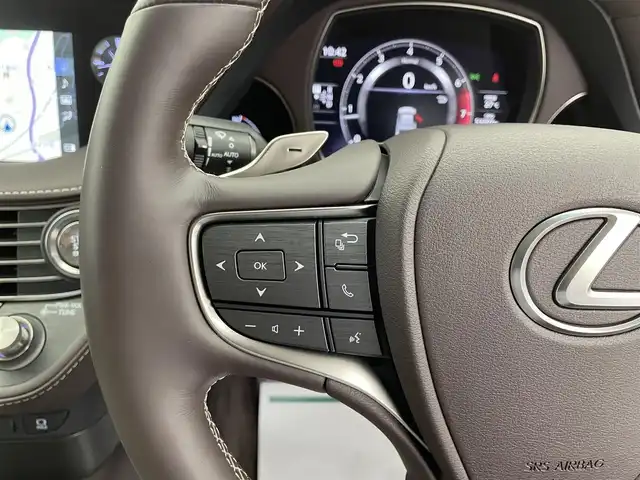 レクサス ＬＳ 500 Iパッケージ 宮城県 2020(令2)年 5.4万km ソニッククォーツ ワンオーナー/純正ナビ/(AM/FM/CD/DVD/SD/USB/BT/TV/AUX/Miracast)/全方位カメラ/前方ドライブレコーダー/ビルトインETC2.0/レーダークルーズコントロール/BSM/HUD/パワートランク/パドルシフト/レザーシート/パワーシート/シートメモリー/シートヒーター/エアシート/ステアリングヒーター/電動チルト＆テレスコピックステアリング/リアサンシェード/プッシュスタート/スマートキー/オートライト/オートマチックハイビーム/LEDヘッドライト/シーケンシャルヘッドランプ/純正フロアマット/純正19インチアルミホイール/禁煙車