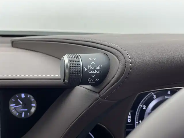 レクサス ＬＳ 500 Iパッケージ 宮城県 2020(令2)年 5.4万km ソニッククォーツ ワンオーナー/純正ナビ/(AM/FM/CD/DVD/SD/USB/BT/TV/AUX/Miracast)/全方位カメラ/前方ドライブレコーダー/ビルトインETC2.0/レーダークルーズコントロール/BSM/HUD/パワートランク/パドルシフト/レザーシート/パワーシート/シートメモリー/シートヒーター/エアシート/ステアリングヒーター/電動チルト＆テレスコピックステアリング/リアサンシェード/プッシュスタート/スマートキー/オートライト/オートマチックハイビーム/LEDヘッドライト/シーケンシャルヘッドランプ/純正フロアマット/純正19インチアルミホイール/禁煙車