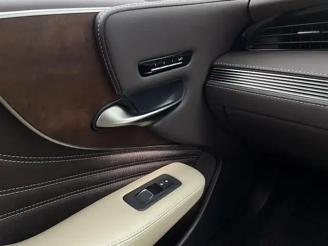 レクサス ＬＳ 500 Iパッケージ 宮城県 2020(令2)年 5.4万km ソニッククォーツ ワンオーナー/純正ナビ/(AM/FM/CD/DVD/SD/USB/BT/TV/AUX/Miracast)/全方位カメラ/前方ドライブレコーダー/ビルトインETC2.0/レーダークルーズコントロール/BSM/HUD/パワートランク/パドルシフト/レザーシート/パワーシート/シートメモリー/シートヒーター/エアシート/ステアリングヒーター/電動チルト＆テレスコピックステアリング/リアサンシェード/プッシュスタート/スマートキー/オートライト/オートマチックハイビーム/LEDヘッドライト/シーケンシャルヘッドランプ/純正フロアマット/純正19インチアルミホイール/禁煙車