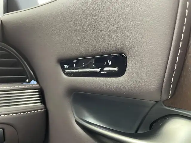 レクサス ＬＳ 500 Iパッケージ 宮城県 2020(令2)年 5.4万km ソニッククォーツ ワンオーナー/純正ナビ/(AM/FM/CD/DVD/SD/USB/BT/TV/AUX/Miracast)/全方位カメラ/前方ドライブレコーダー/ビルトインETC2.0/レーダークルーズコントロール/BSM/HUD/パワートランク/パドルシフト/レザーシート/パワーシート/シートメモリー/シートヒーター/エアシート/ステアリングヒーター/電動チルト＆テレスコピックステアリング/リアサンシェード/プッシュスタート/スマートキー/オートライト/オートマチックハイビーム/LEDヘッドライト/シーケンシャルヘッドランプ/純正フロアマット/純正19インチアルミホイール/禁煙車