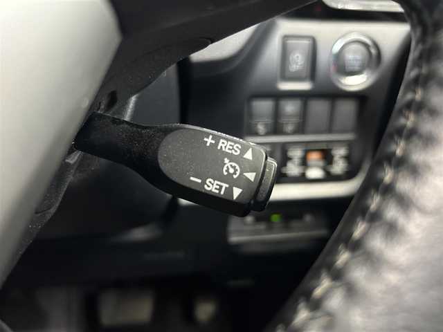 トヨタ ヴォクシー ZS 煌Ⅲ 鹿児島県 2021(令3)年 4.3万km ブラック ワンオーナー/ALPINE9インチナビ/（フルセグテレビ/Bluetooth/DVD）/バックカメラ/ALPINEフリップダウンモニター/トヨタセーフティーセンス/・クルーズコントロール/・オートマチックハイビーム/・プリクラッシュセーフティ・/ビルトインETC/両側パワースライド/ハーフレザーシート/前後ドライブレコーダー/クリアランスソナー/アイドリングストップ/LEDヘッドライト