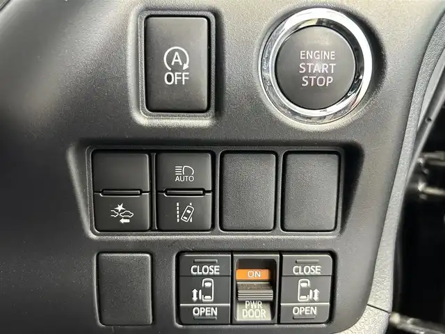 トヨタ ヴォクシー ZS 煌Ⅲ 鹿児島県 2021(令3)年 4.3万km ブラック ワンオーナー/ALPINE9インチナビ/（フルセグテレビ/Bluetooth/DVD）/バックカメラ/ALPINEフリップダウンモニター/トヨタセーフティーセンス/・クルーズコントロール/・オートマチックハイビーム/・プリクラッシュセーフティ・/ビルトインETC/両側パワースライド/ハーフレザーシート/前後ドライブレコーダー/クリアランスソナー/アイドリングストップ/LEDヘッドライト