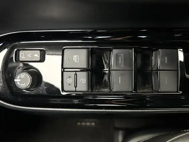 トヨタ ヴォクシー ZS 煌Ⅲ 鹿児島県 2021(令3)年 4.3万km ブラック ワンオーナー/ALPINE9インチナビ/（フルセグテレビ/Bluetooth/DVD）/バックカメラ/ALPINEフリップダウンモニター/トヨタセーフティーセンス/・クルーズコントロール/・オートマチックハイビーム/・プリクラッシュセーフティ・/ビルトインETC/両側パワースライド/ハーフレザーシート/前後ドライブレコーダー/クリアランスソナー/アイドリングストップ/LEDヘッドライト