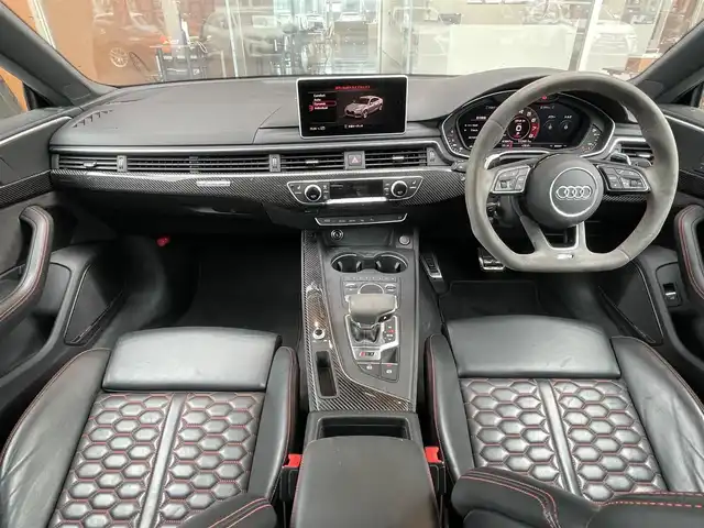 アウディ ＲＳ５ スポーツバック 鹿児島県 2019(令1)年 6.4万km フローレットシルバーM 純正メモリーナビ/BT/USB/AUX/フルセグTV/DVD/ETC/前後ドラレコ/全方位カメラ/バーチャルコックピット/コーナーセンサー/パーワーシート左右/シートヒーター/純正２０インチアルミホイール/マトリクスLEDヘッドライト/アウディープレセンスシティー/V6ツインT/B/F/プロテクションフィルム