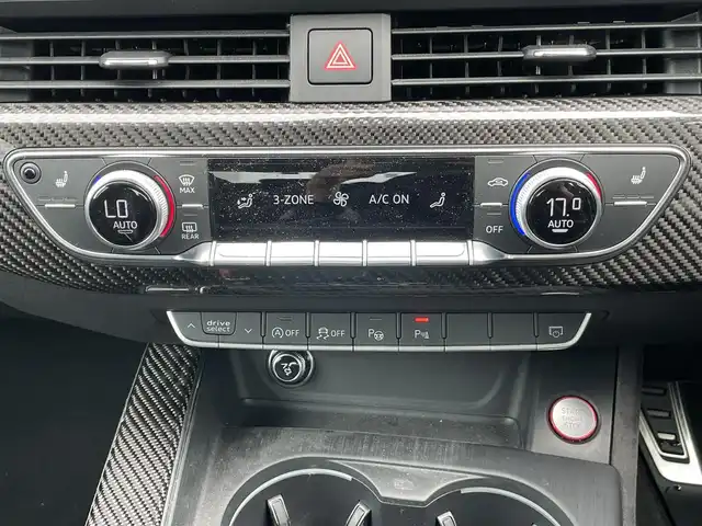 アウディ ＲＳ５ スポーツバック 鹿児島県 2019(令1)年 6.4万km フローレットシルバーM 純正メモリーナビ/BT/USB/AUX/フルセグTV/DVD/ETC/前後ドラレコ/全方位カメラ/バーチャルコックピット/コーナーセンサー/パーワーシート左右/シートヒーター/純正２０インチアルミホイール/マトリクスLEDヘッドライト/アウディープレセンスシティー/V6ツインT/B/F/プロテクションフィルム